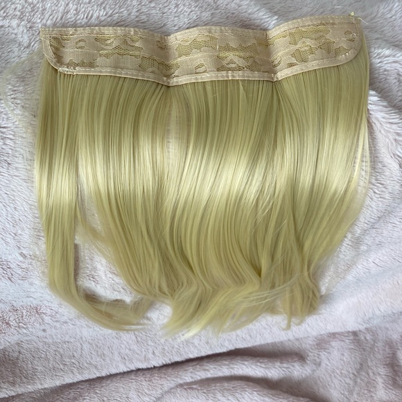 24” Blonde pony tail extension- NEW - Picture 4 of 4